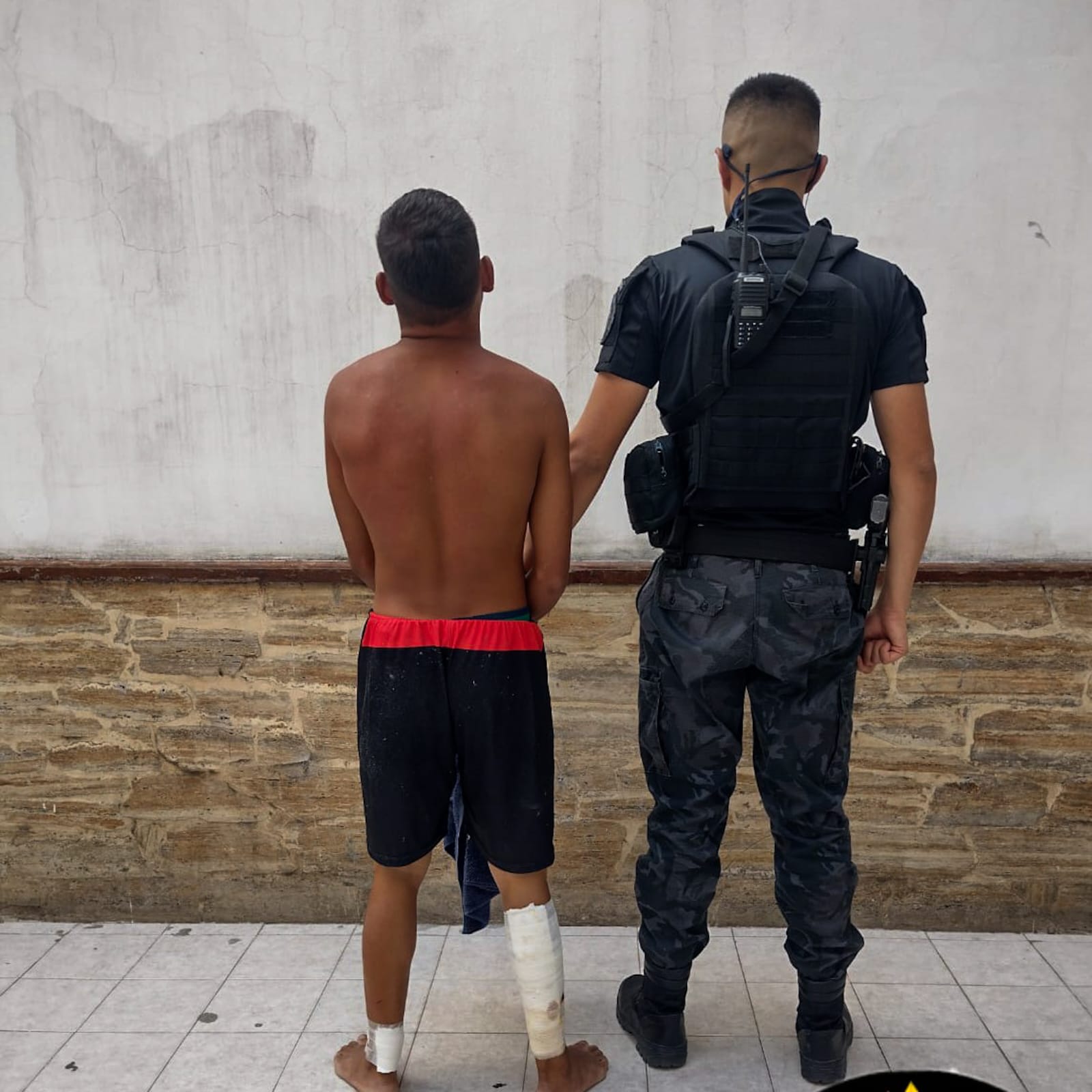 Violenta pelea con cuchillos en barrio Eucaliptal: un joven terminó detenido